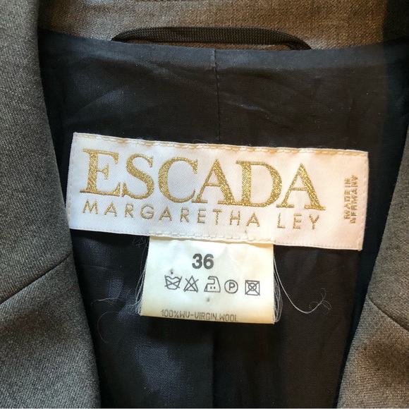 Vintage Escada Blazer - Picture 3 of 3